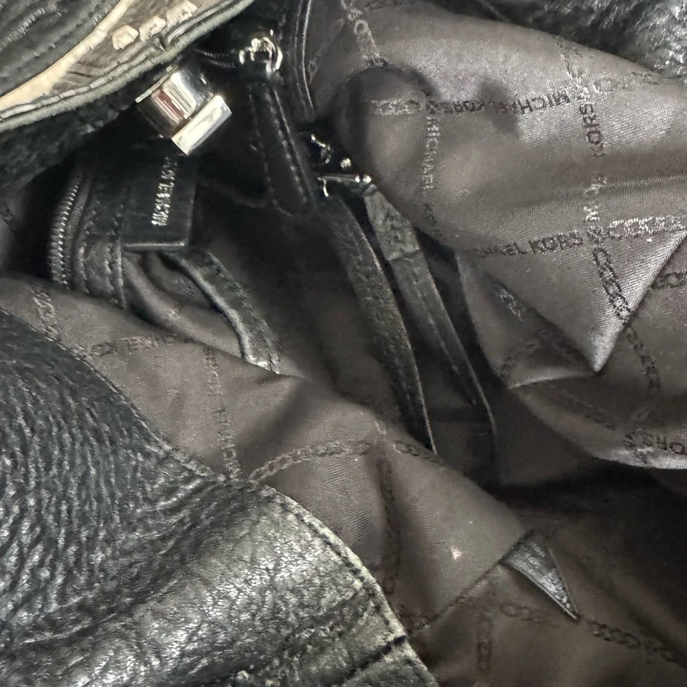MICHAEL KORS UPTOWN ASTOR STUDDED LEATHER BAG Black